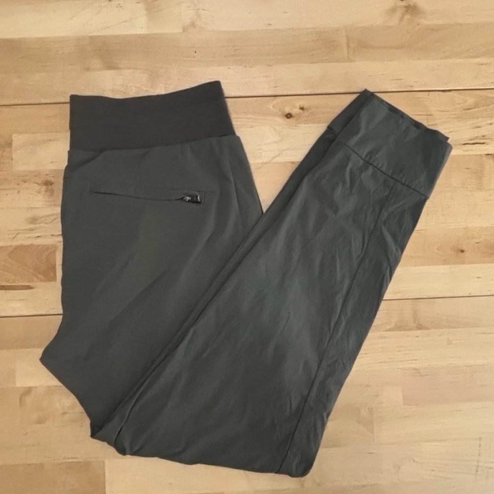 Athleta Women Size 4 Trekkie North Jogger Pants Green Workout Activewear